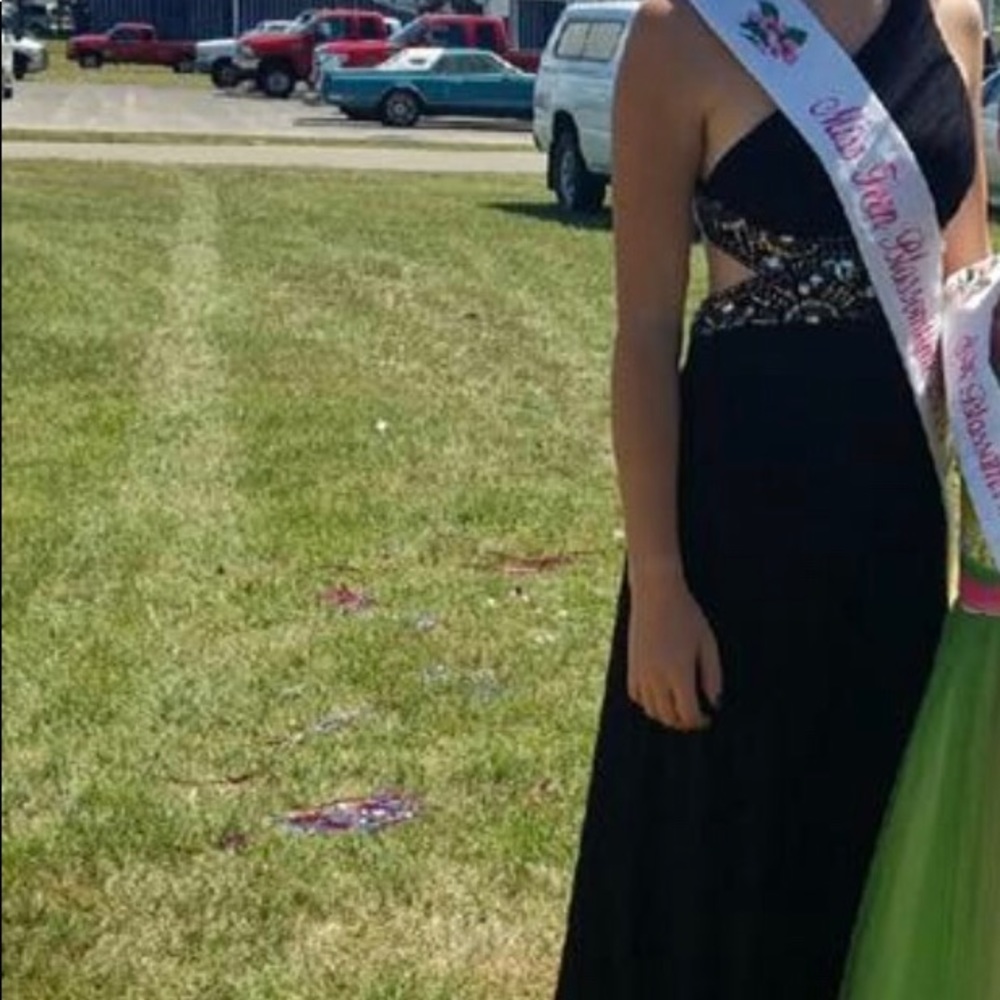 prom/pageant dress